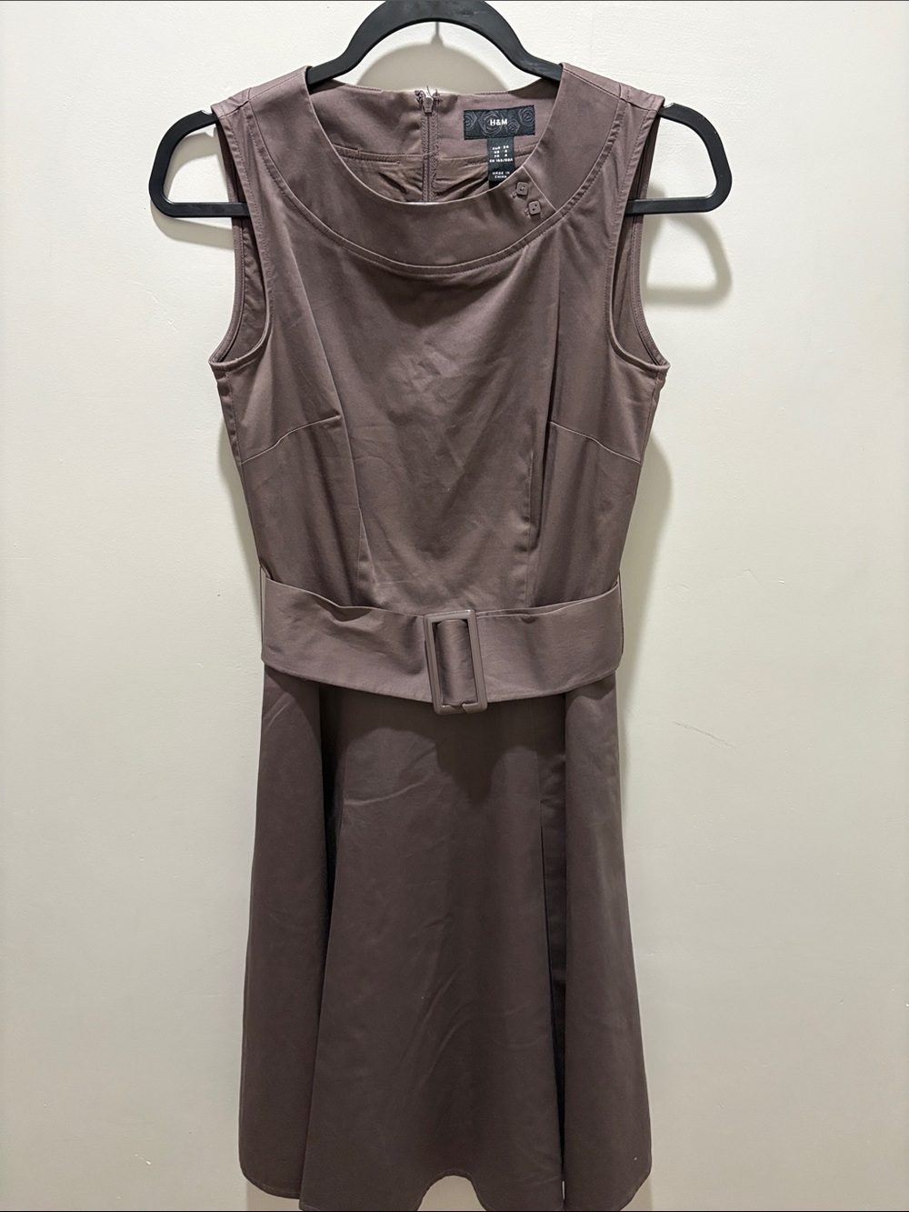 H&M Sleeveless Belted A-Line Dress in Mauve Brown